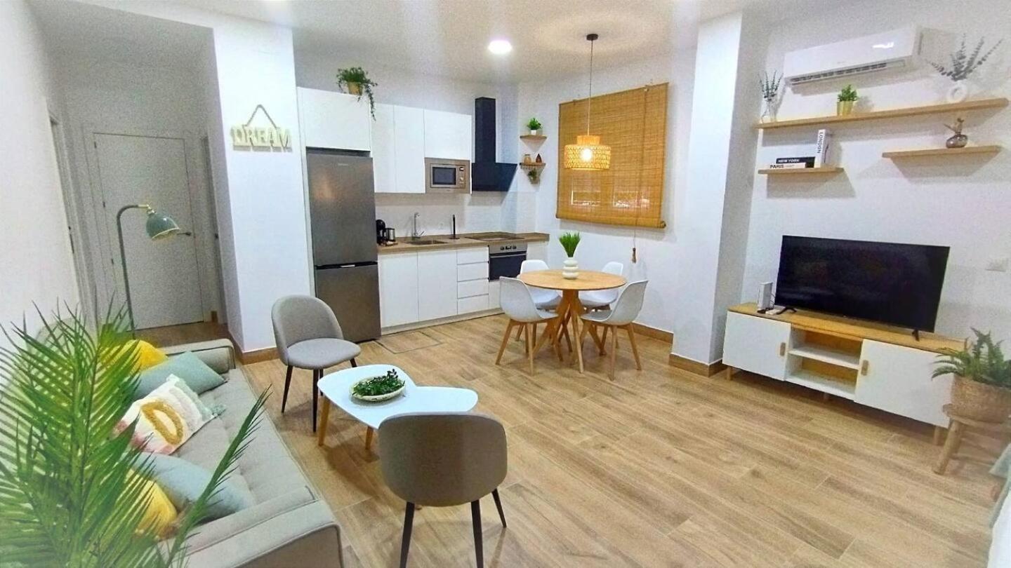 Coffee & Calm Triana Apartment เซบีญา ภายนอก รูปภาพ