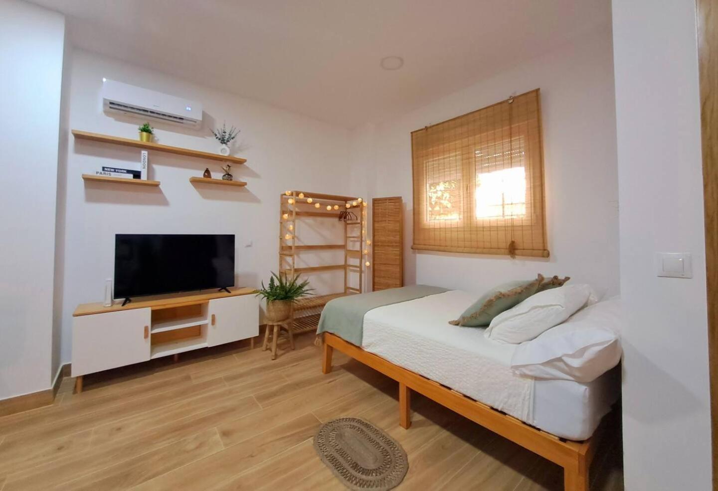 Coffee & Calm Triana Apartment เซบีญา ภายนอก รูปภาพ