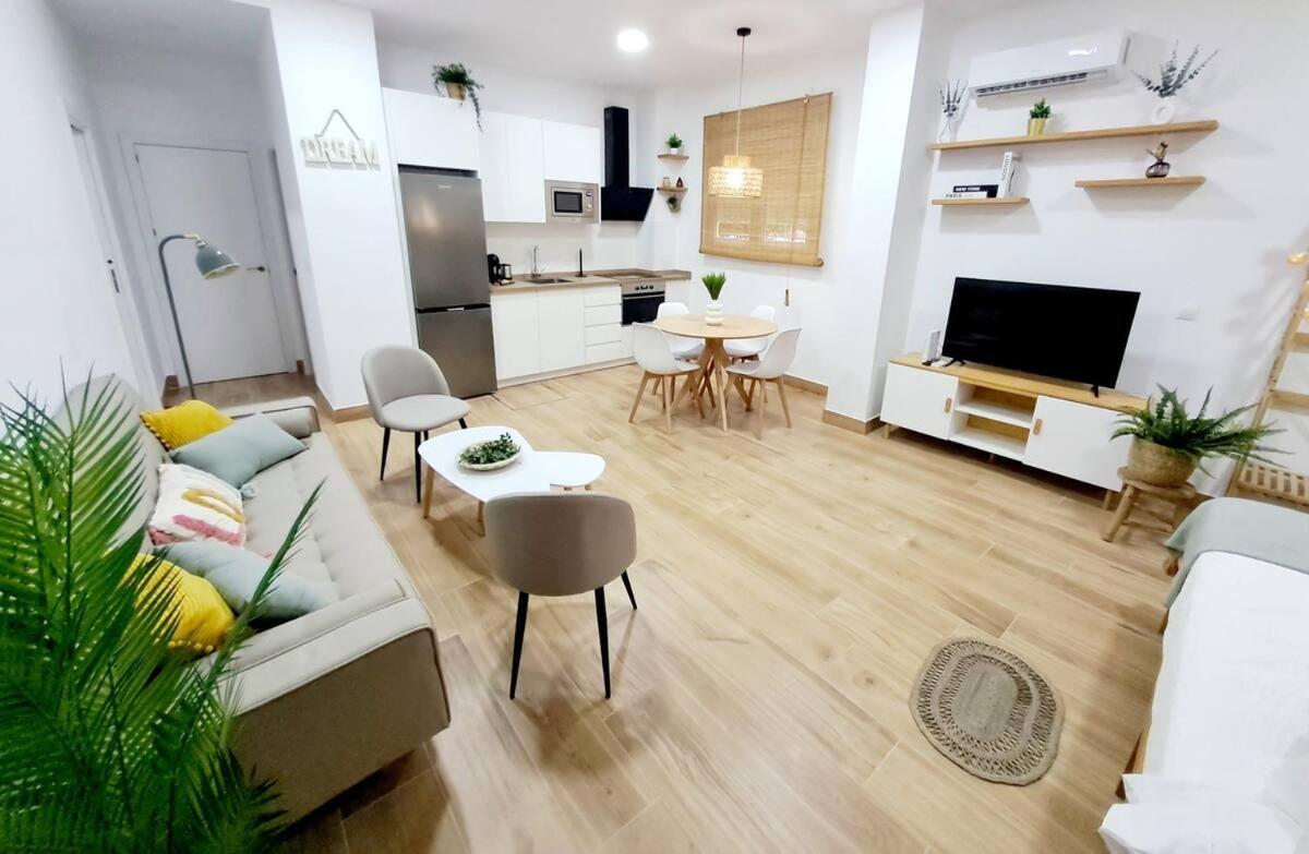 Coffee & Calm Triana Apartment เซบีญา ภายนอก รูปภาพ