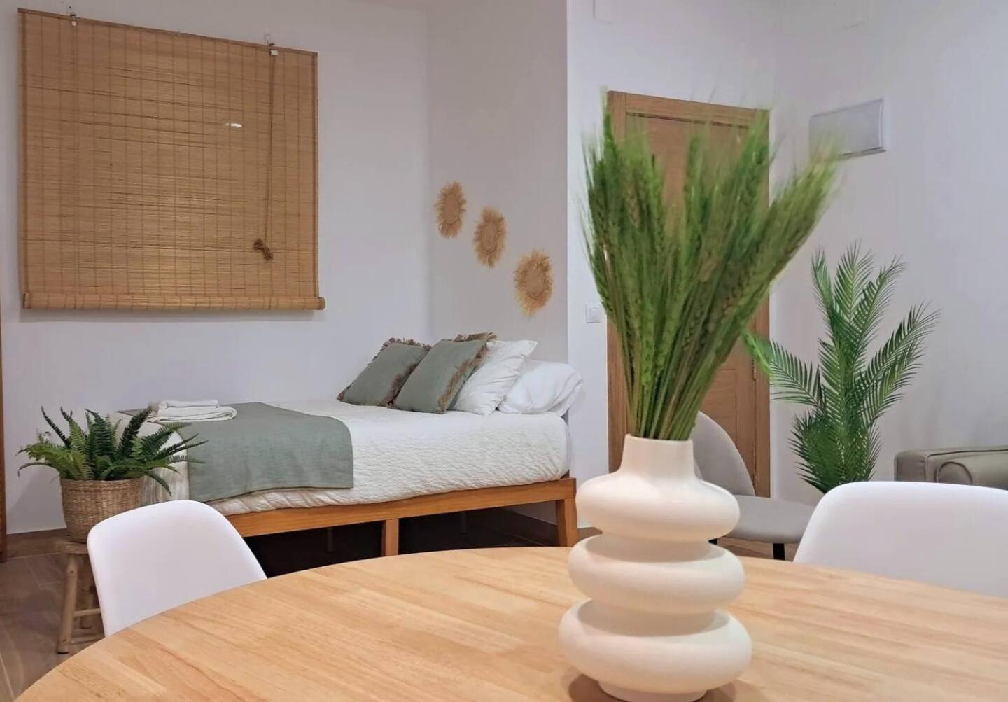 Coffee & Calm Triana Apartment เซบีญา ภายนอก รูปภาพ