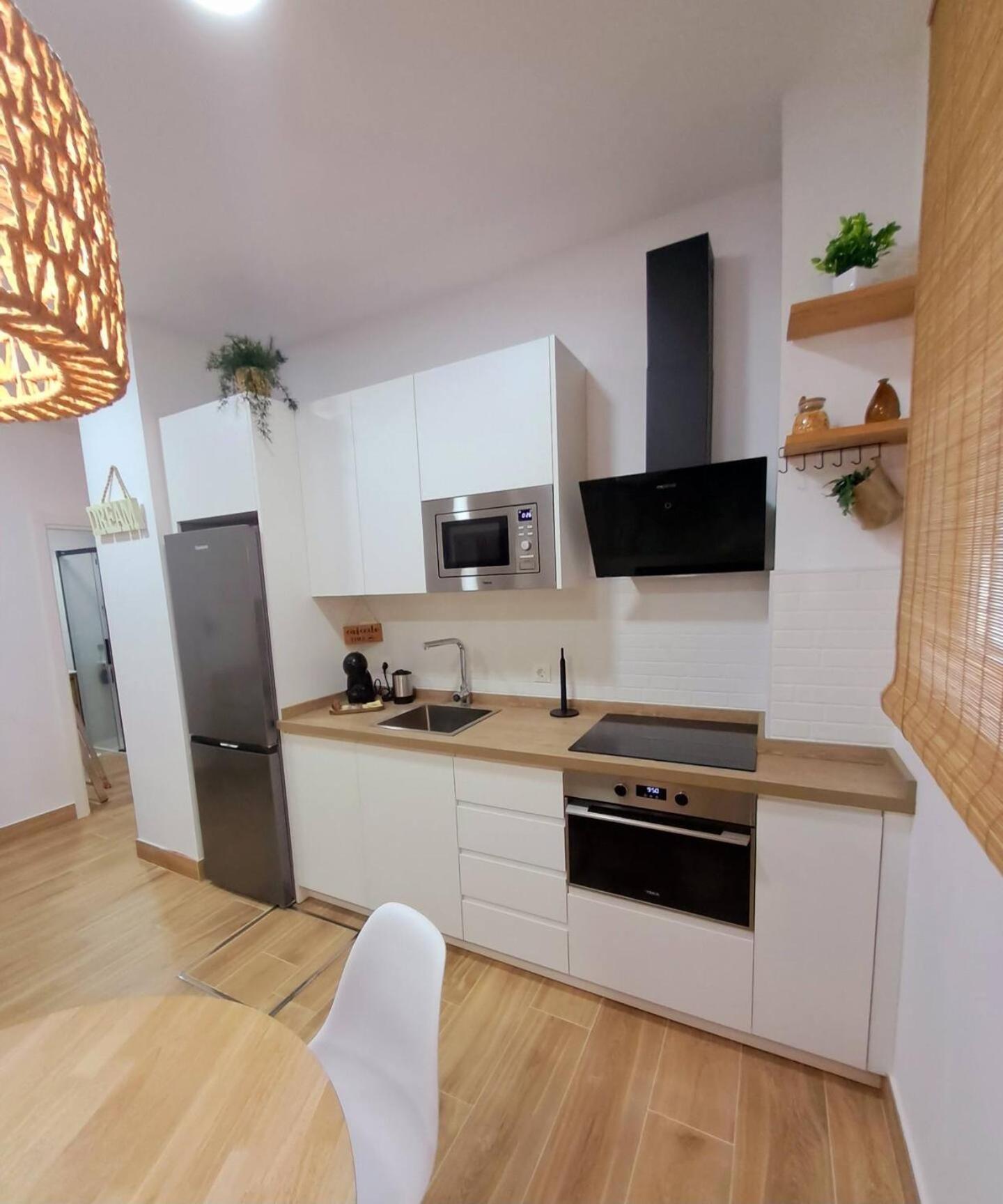 Coffee & Calm Triana Apartment เซบีญา ภายนอก รูปภาพ