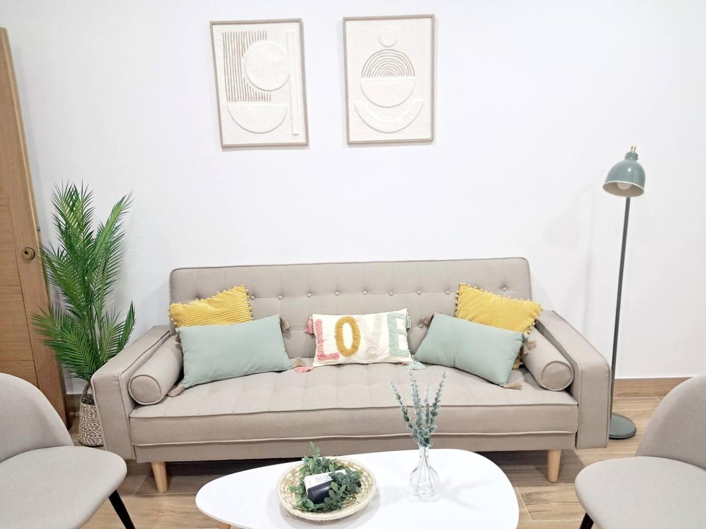 Coffee & Calm Triana Apartment เซบีญา ภายนอก รูปภาพ