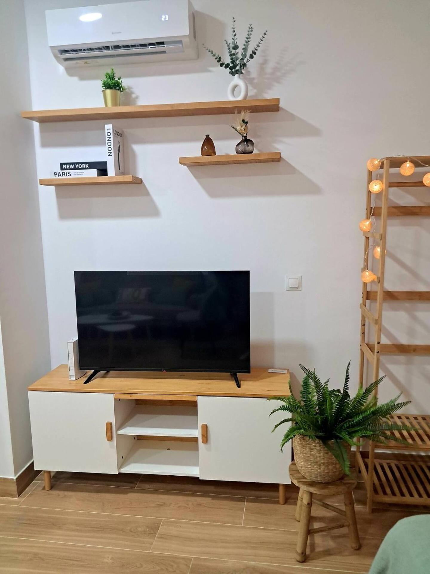 Coffee & Calm Triana Apartment เซบีญา ภายนอก รูปภาพ