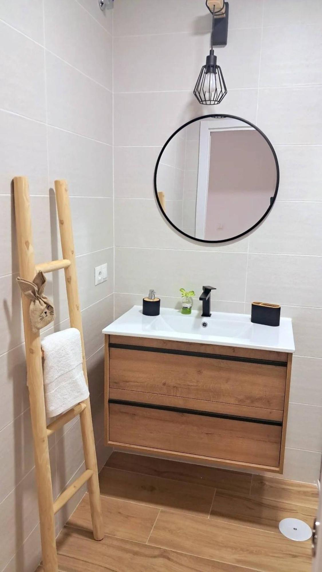 Coffee & Calm Triana Apartment เซบีญา ภายนอก รูปภาพ